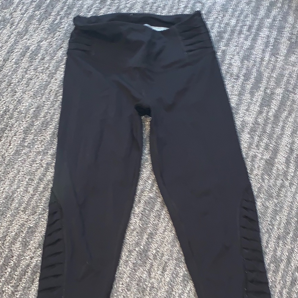 VS PINK leggings.